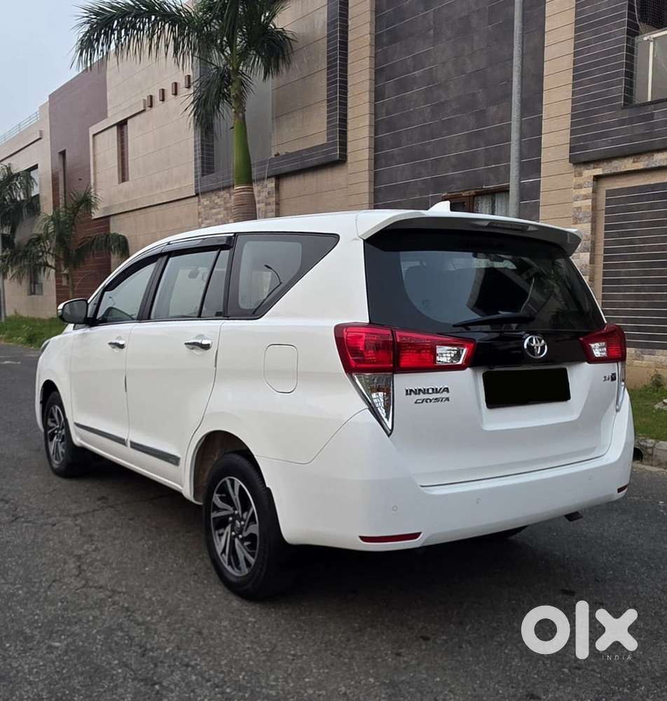 Toyota Innova Crysta 2.4g( Gx+ Mt), 2025, Diesel