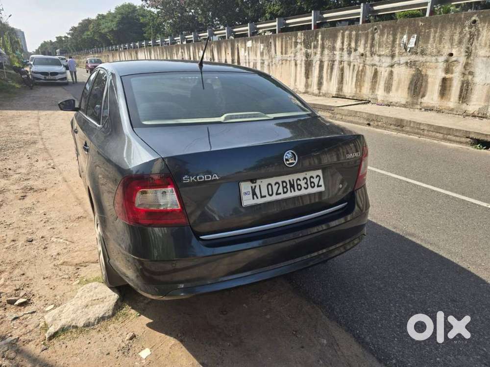 Skoda Rapid 1.0 Tsi Automatic, 2021, Petrol