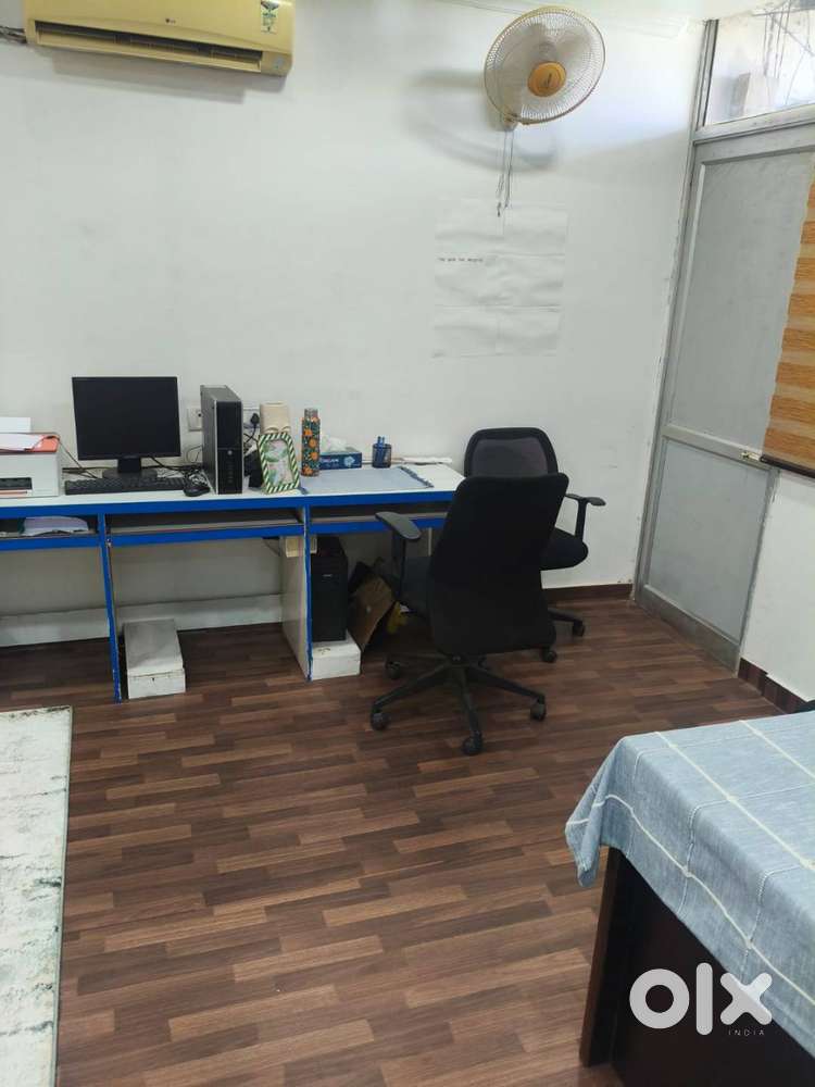 Fully Furnished office space 550 sqft for rent in sector 34 Chandigarh