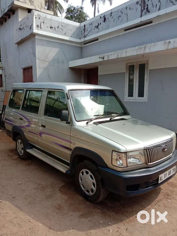 Toyota Qualis 2003 Diesel 225000 Km Driven