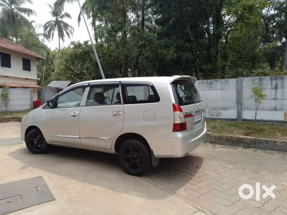 Toyota Innova 2010 Diesel 282711 Km Driven