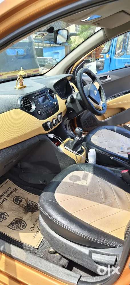 Grand I10 Sportz Top Model