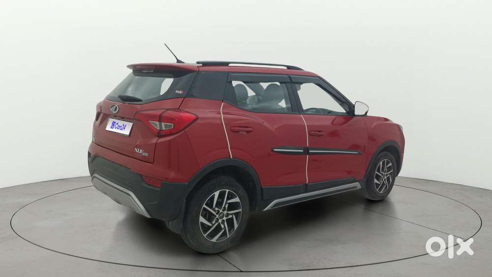 Mahindra Xuv300 1.2 W8 (o) Amt Petrol, 2022, Petrol