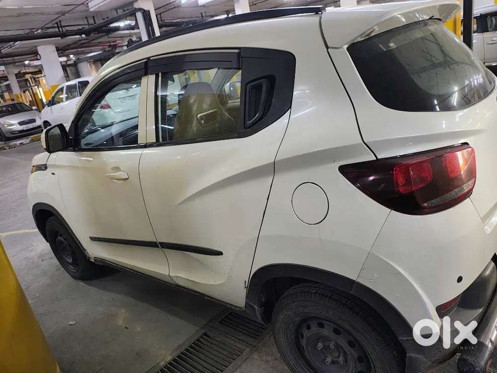 Mahindra Kuv 100