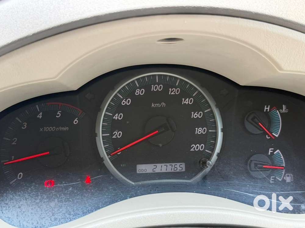 Toyota Innova 2012 217000 Km Driven