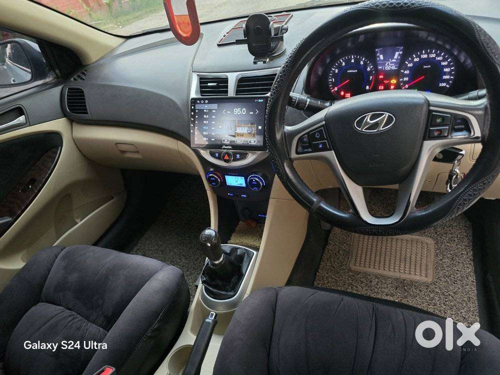 Hyundai Verna 1.6 Ex Vtvt, 2012, Petrol