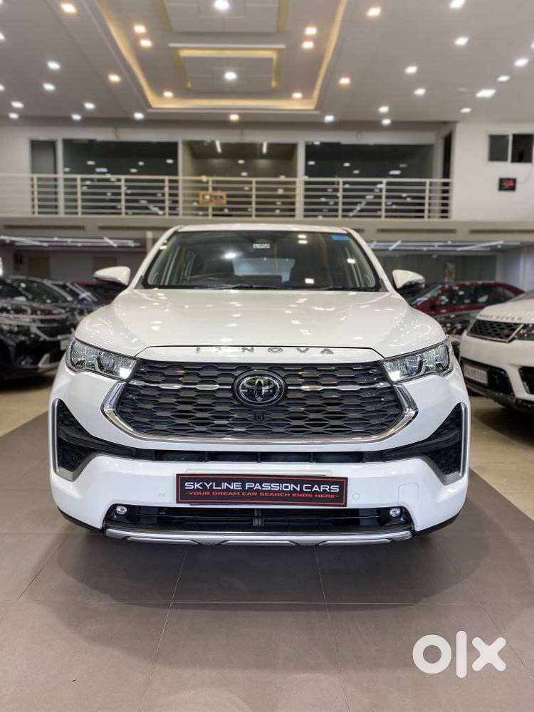 Toyota Innova Hycross 2.0 Zx Hybrid 7 Str, 2023, Petrol