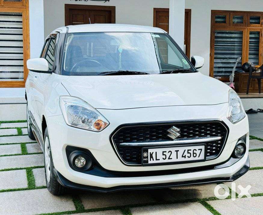 Maruti Suzuki Swift Vxi + Manual, 2023, Petrol