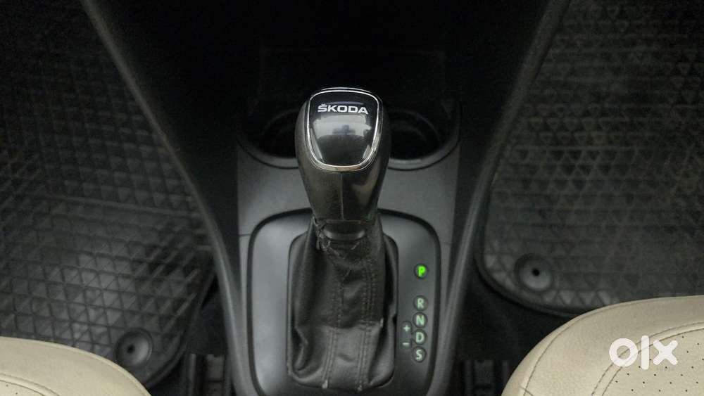 Skoda Rapid 1.6 Mpi At Style, 2017, Petrol