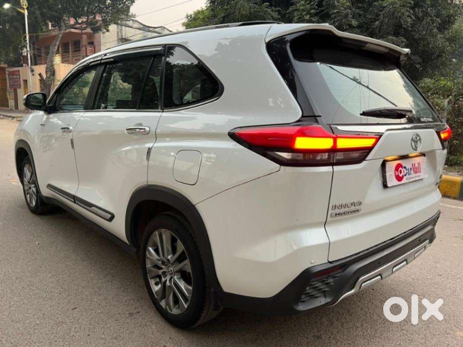 Toyota Innova Hycross 2.0 Zx (o) Hybrid 7 Str, 2024, Electric