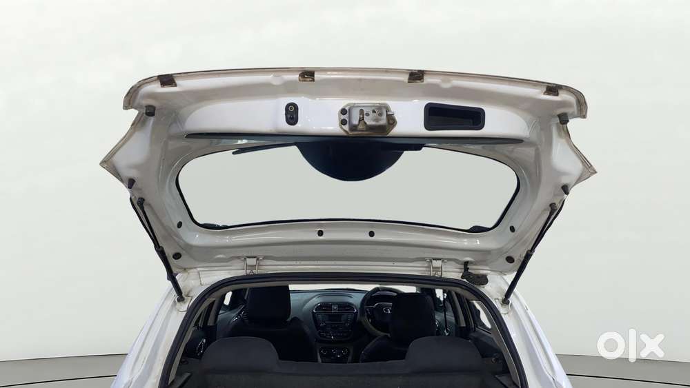 Tata Tiago 1.2 Revotron Xza, 2018, Petrol