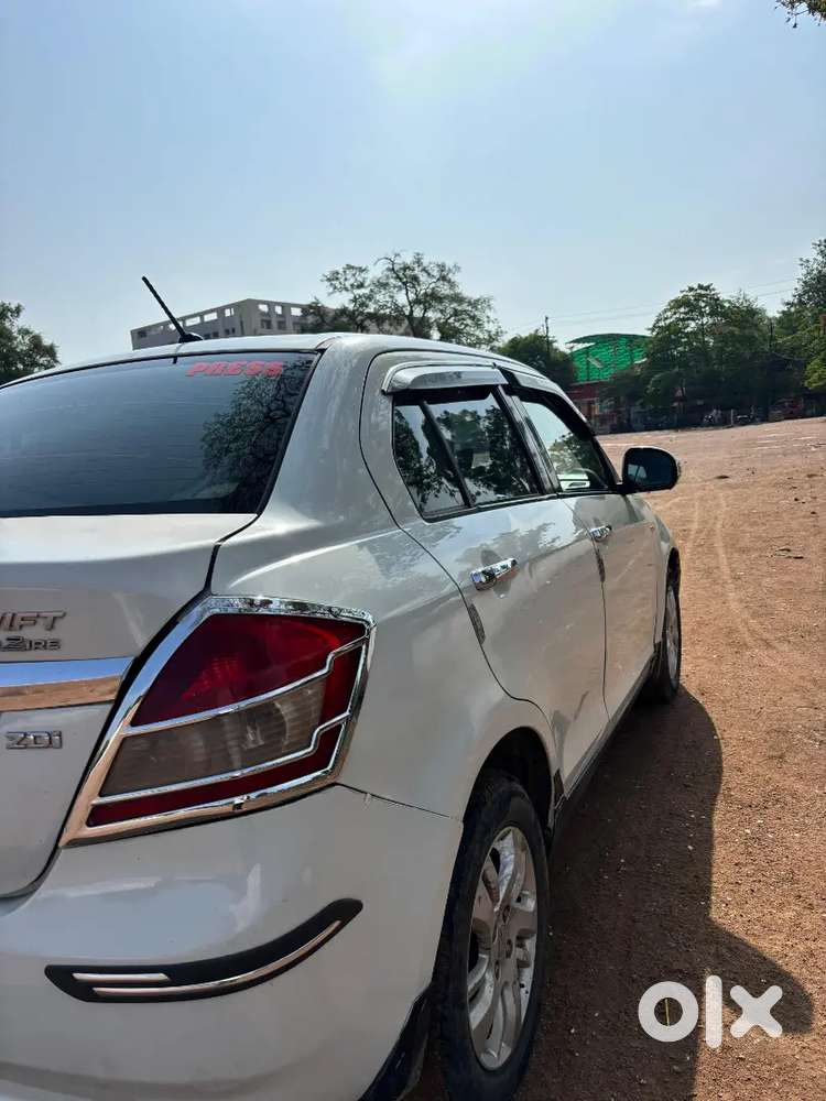 Maruti Suzuki Swift Dzire 2015 Diesel 88000 Km Driven