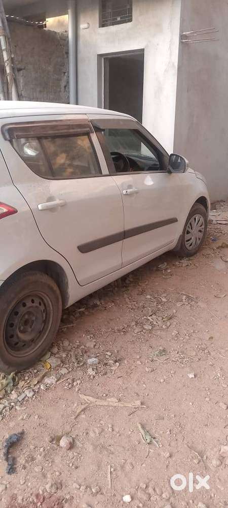 Car Me Koi Dikkat Nahi Hai