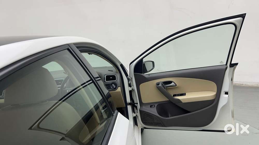 Volkswagen Vento Petrol Highline, 2015, Petrol