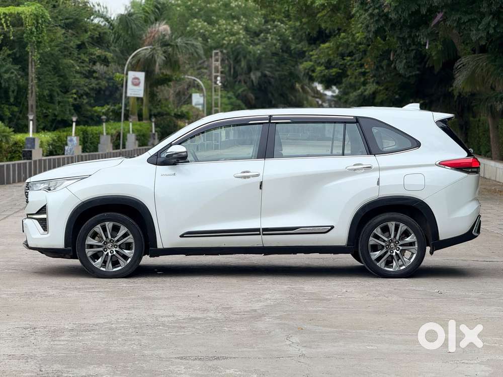Toyota Innova Hycross 2.0 Zx (o) Hybrid 7 Str, 2024, Petrol