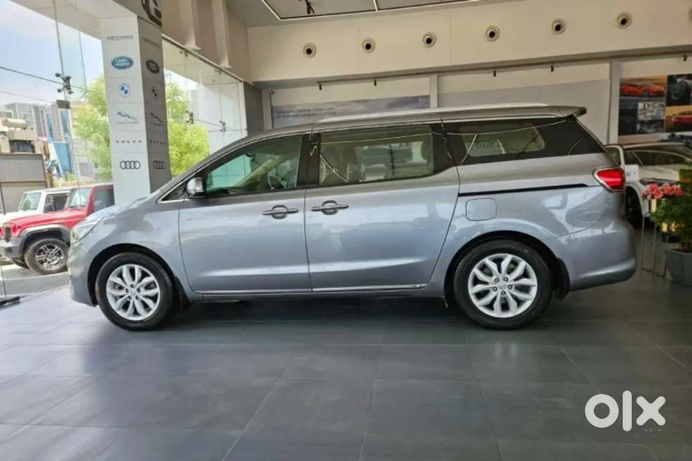 Kia Carnival D2.2 8at Lumousine 7, Diesel 2020