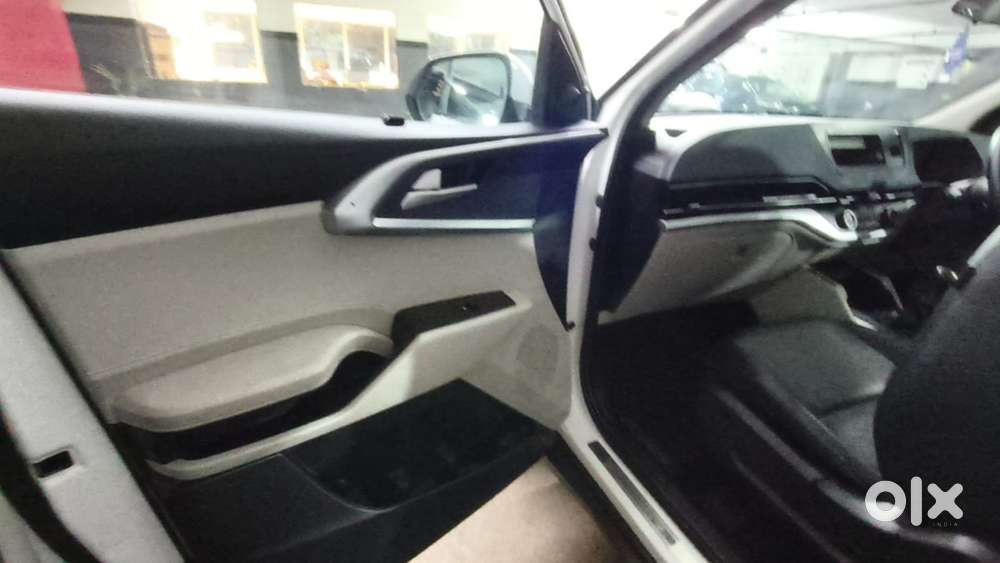 Kia Carens 2023 Premium 7 Str Turbo 1.4 Petrol Manual Company Alloys