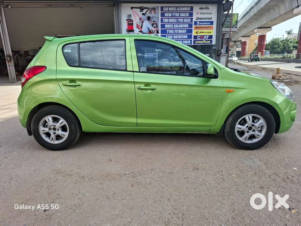 Hyundai I20 2009-2011 1.4 Asta (at), 2010, Petrol