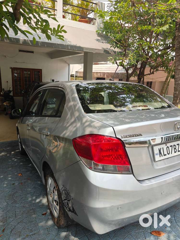 Honda Amaze 2014 Variant, Single Owner - Brokers Excuse