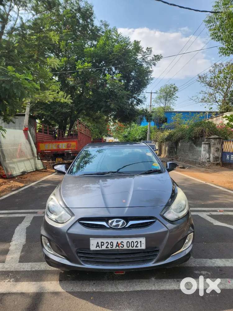 Hyundai Verna 2012