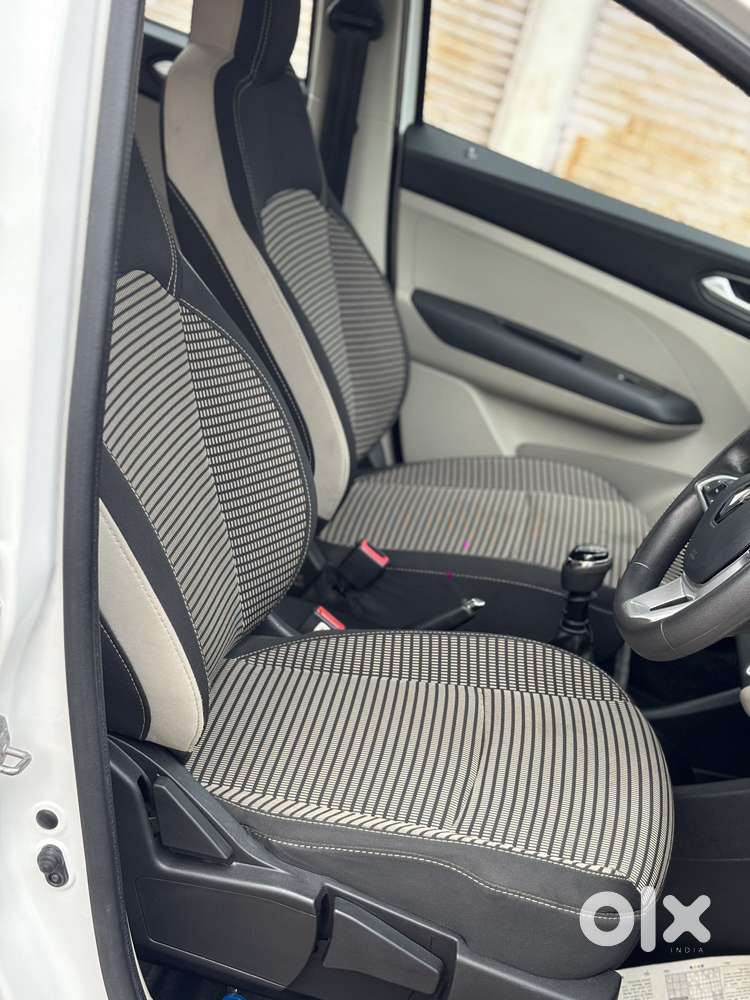 Renault Triber Rxz, 2023, Petrol
