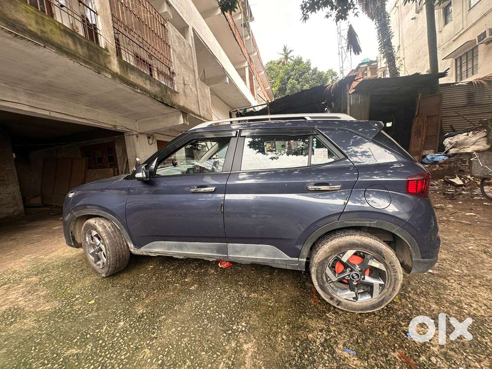 Hyundai Venue Petrol 2022