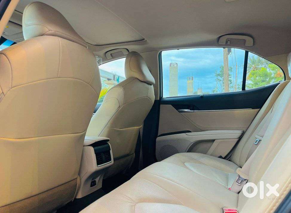 Toyota Camry Hybrid, 2022, Petrol