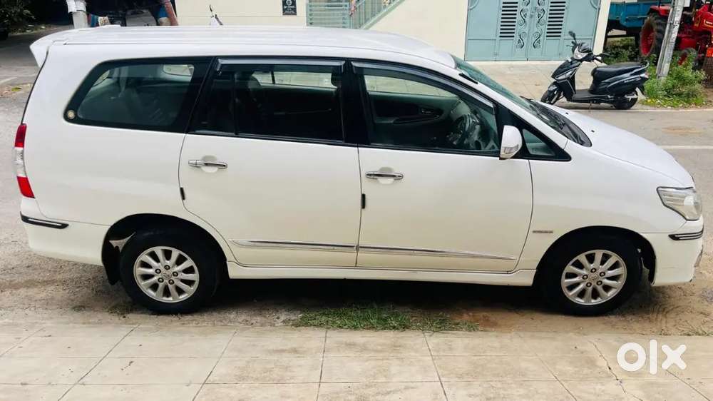 Toyota Innova 2014 Diesel Manual Family Car