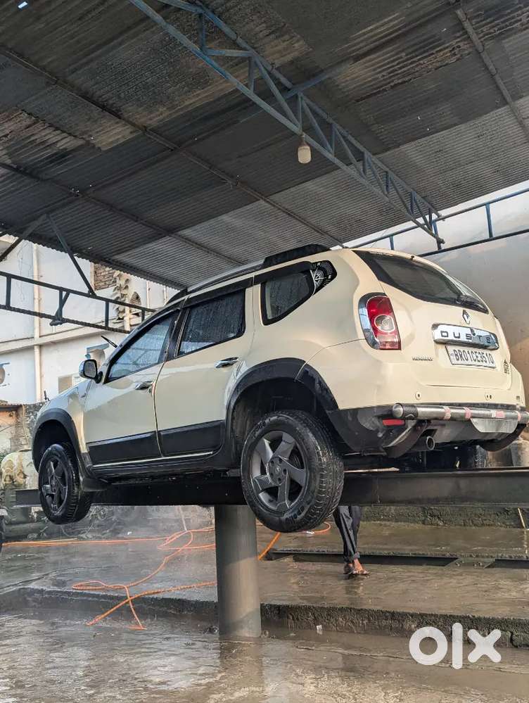 Renault Duster 1.5 Adventure December 2014 Top Model
