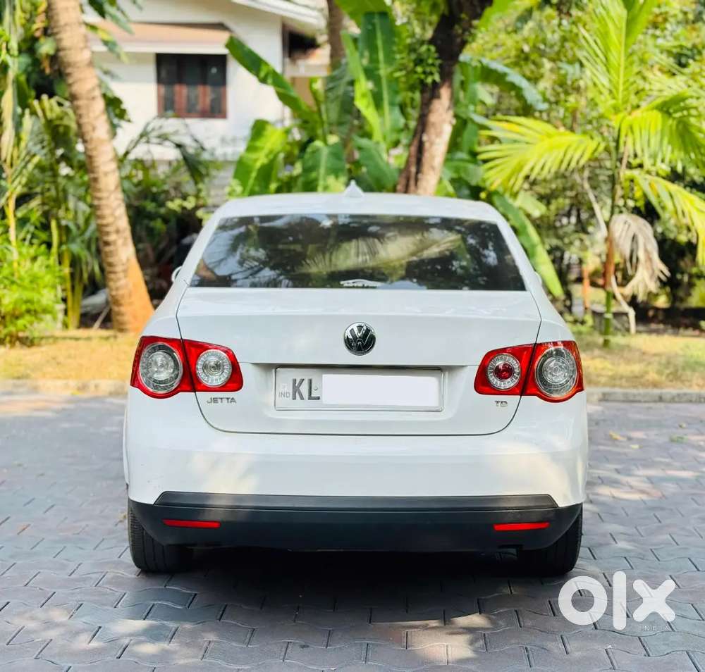 Volkswagen Jetta 2011 Diesel 124500 Km Driven New Papers April 2031