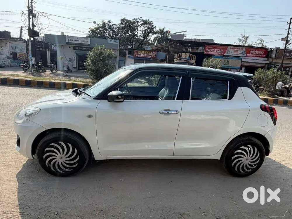 Base Model But Kaafi Kuch Kra Rkha Led Power Window Grill Other