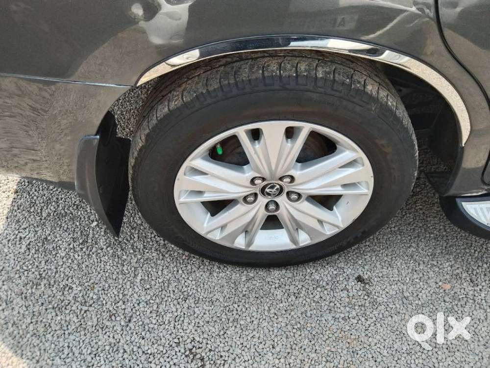 Toyota Innova Crysta Zx 2.4 Diesel 7 Seater, 2016, Diesel