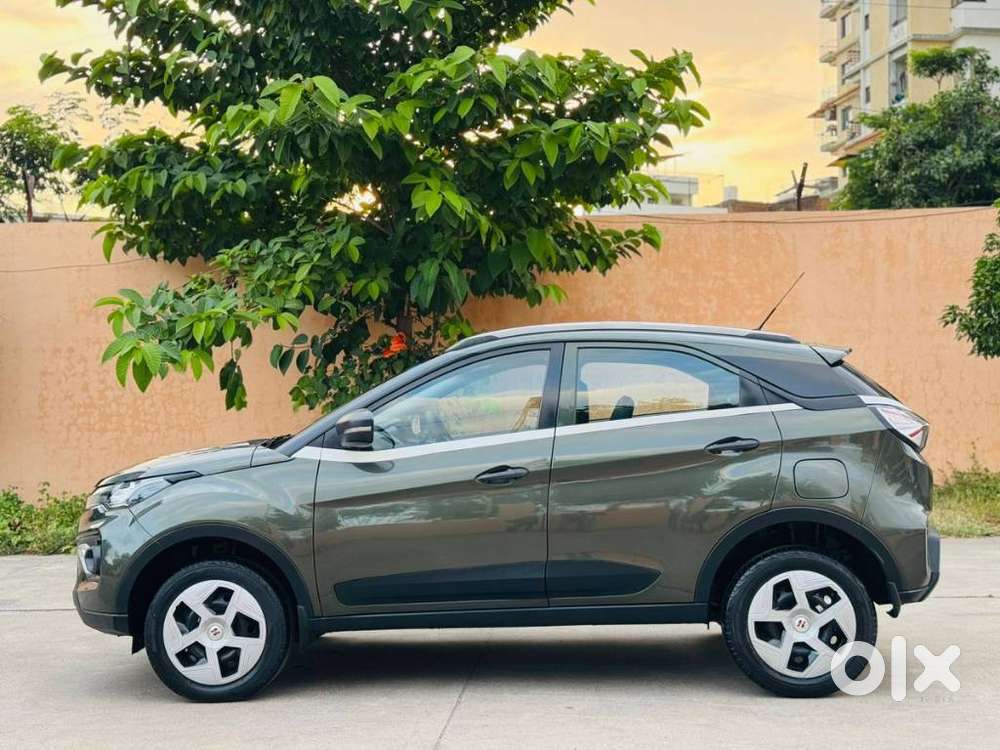 Tata Nexon, 2022, Petrol