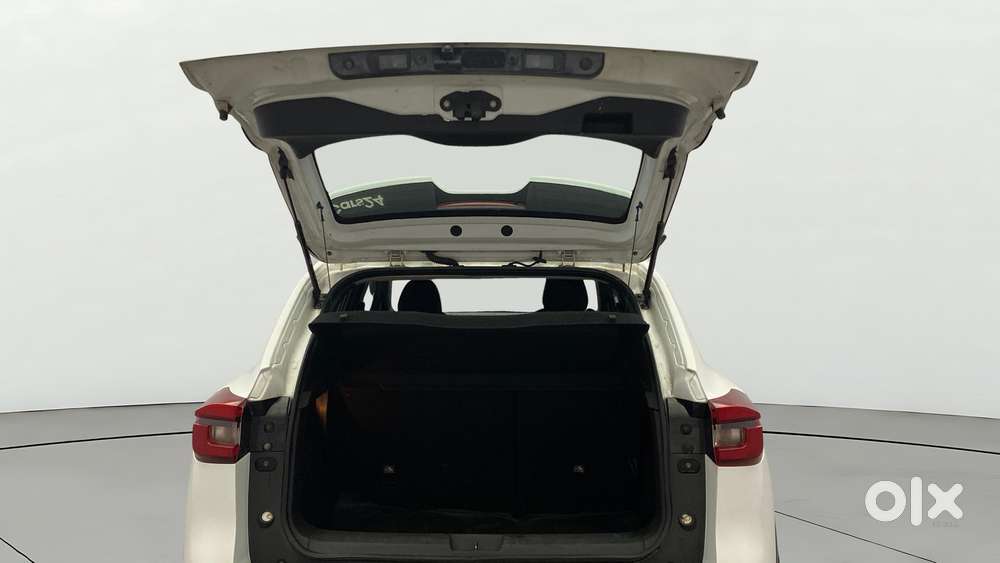 Nissan Magnite 1.0 Xv Turbo Cvt, 2022, Petrol