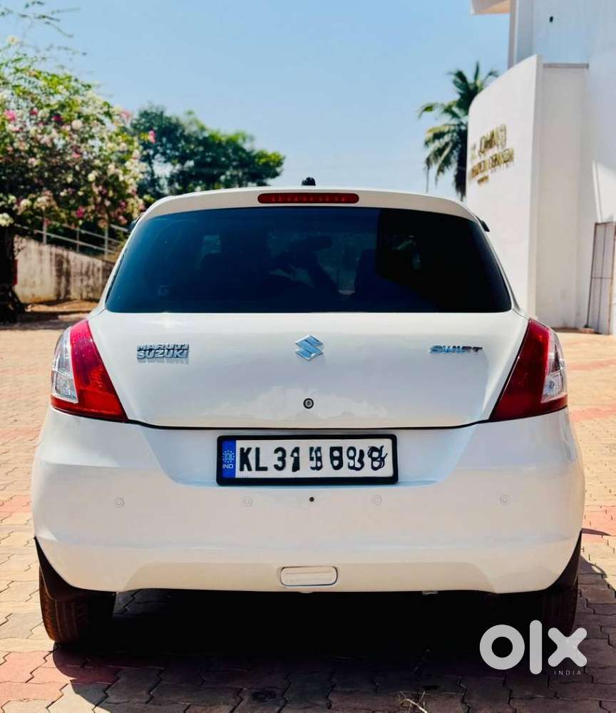 Maruti Suzuki Swift Lxi Optional-o, 2017, Petrol