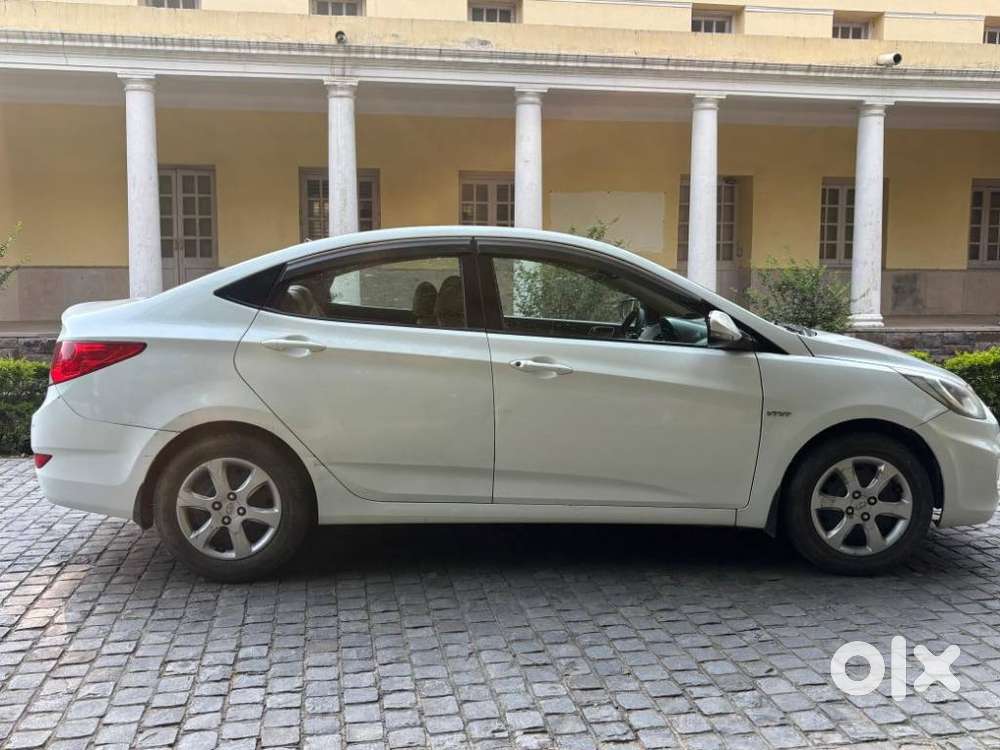 Hyundai Verna 1.4 Vtvt, 2012, Petrol