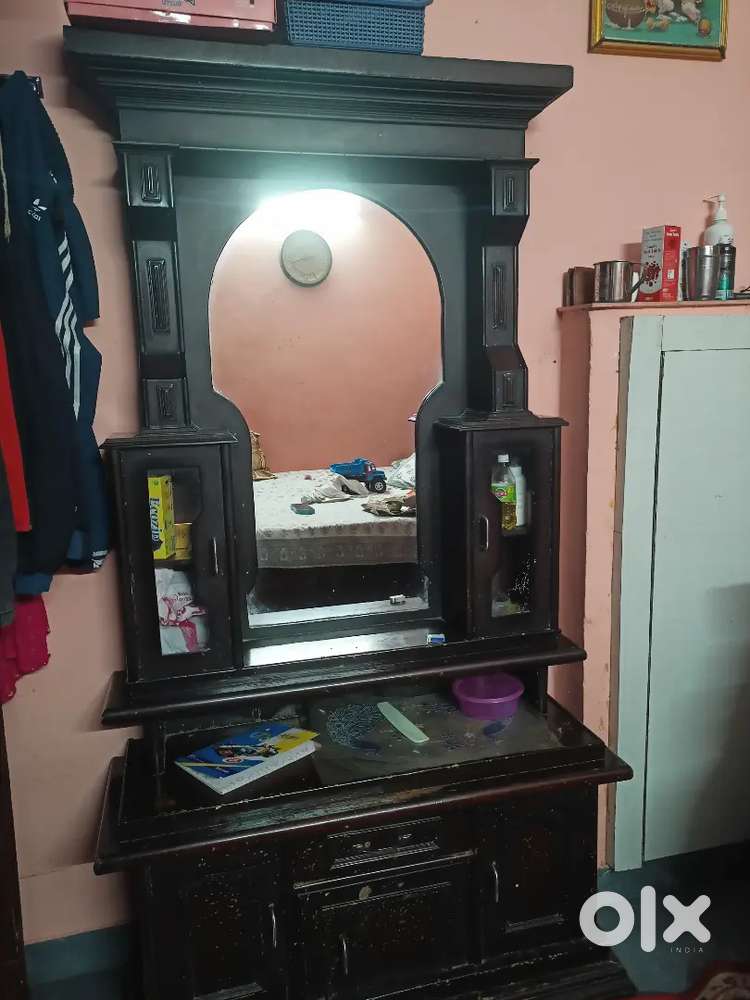 Selling dressing table Other Household Items 1824800094
