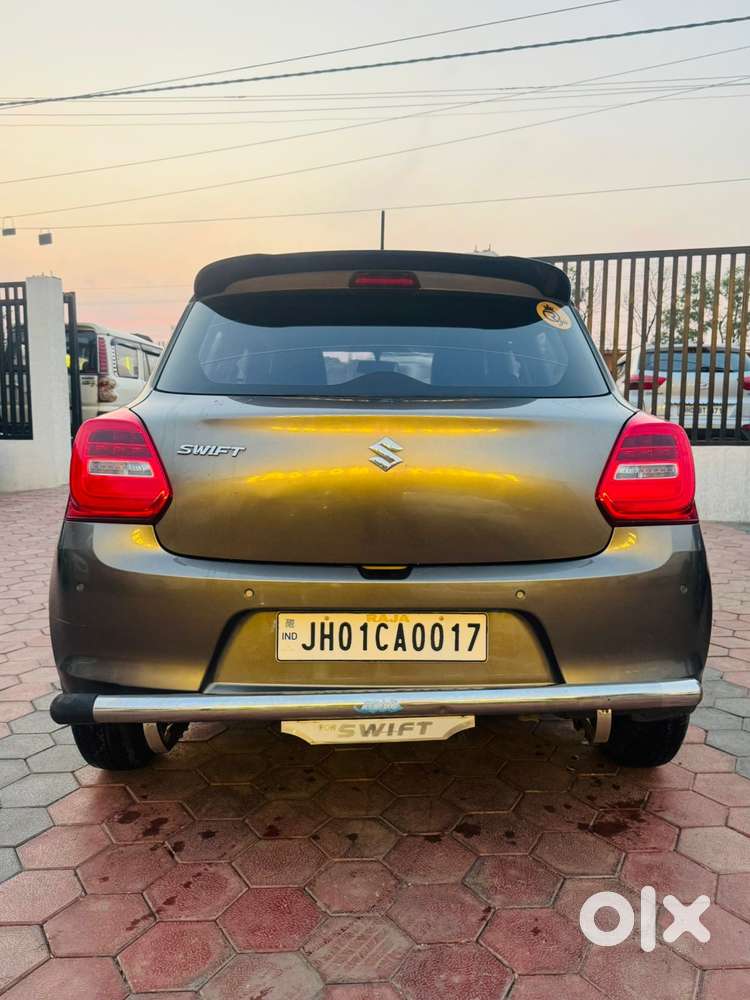 Maruti Suzuki Swift Vxi + Manual, 2022, Petrol