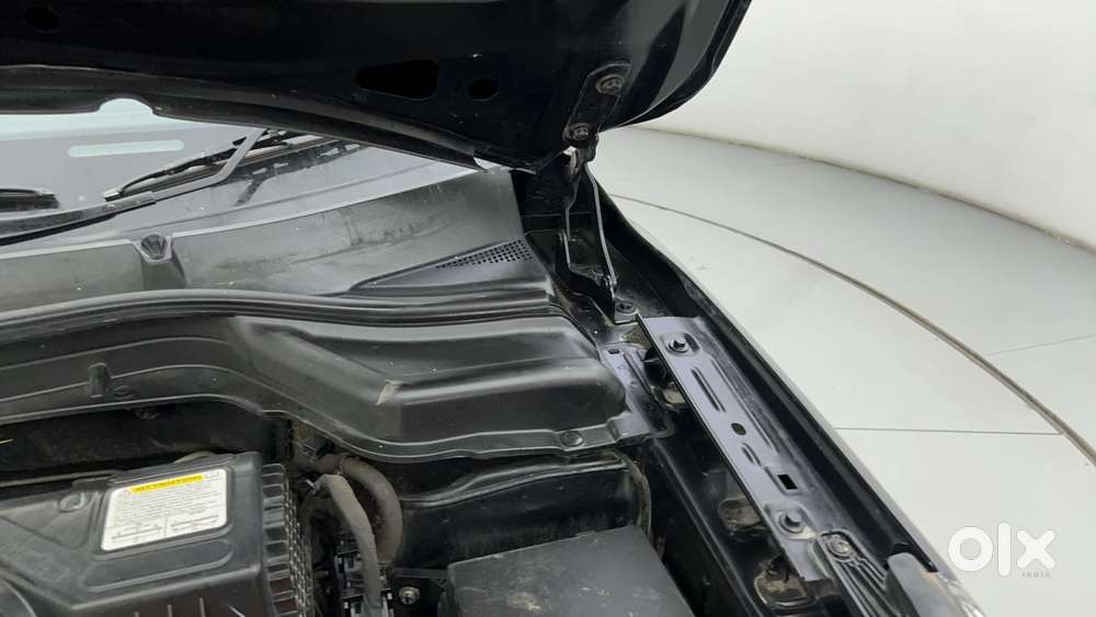 Mahindra Xuv300 W8 Option, 2021, Petrol