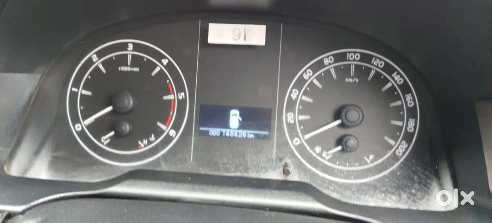 Toyota Innova Crysta [2020-ongoing] 2.4 Gx 8 Str, 2023, Diesel