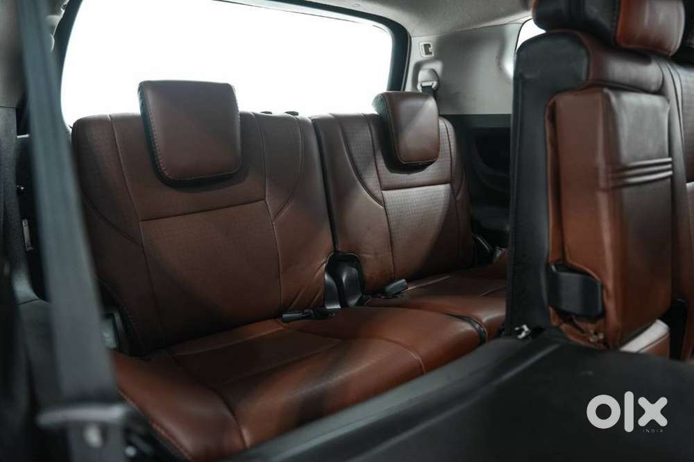 Toyota Innova Crysta 2.4 G Plus Mt 8 Str, 2024, Diesel