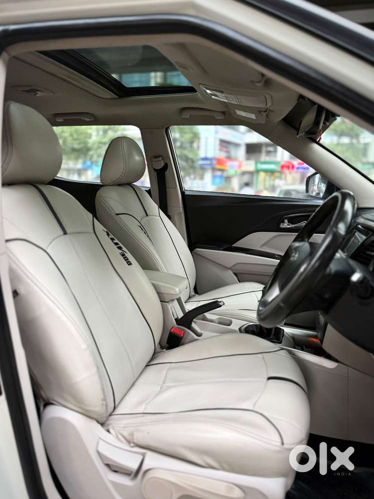 Mahindra Xuv300 W8 (o) 1.5 Diesel Amt, 2022, Diesel