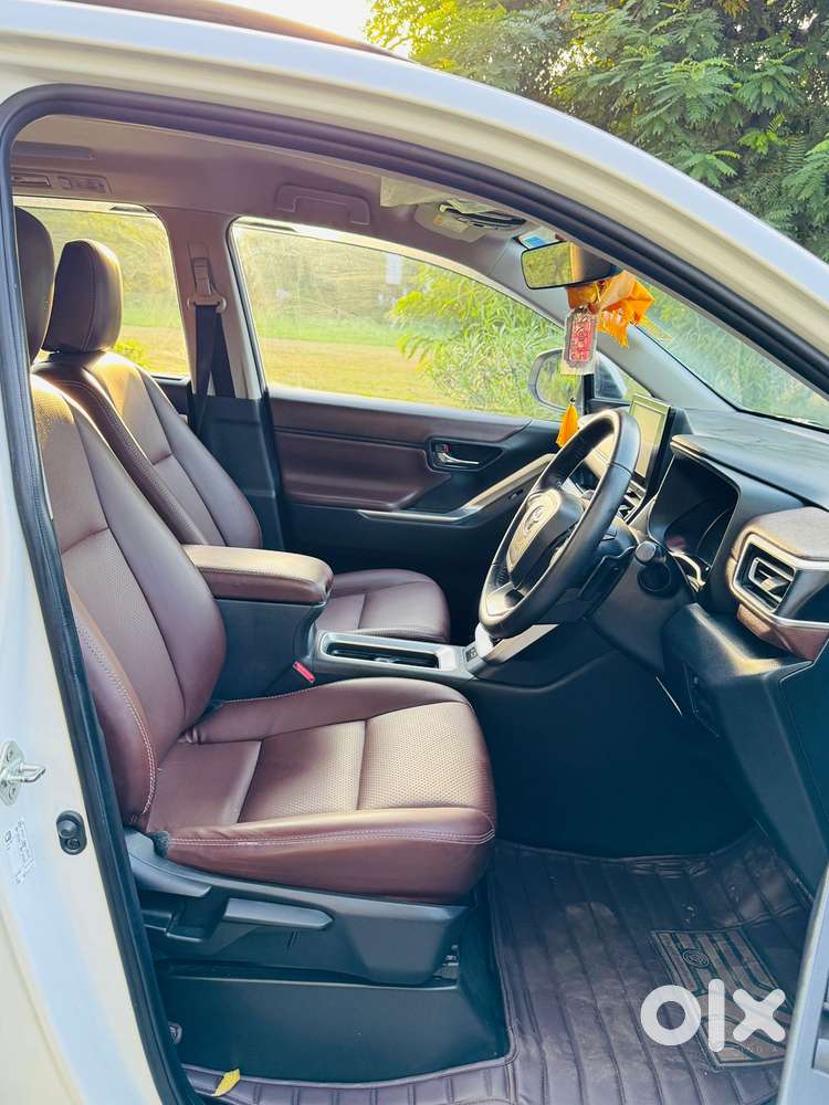 Toyota Innova Hycross 2.0 Vx Hybrid 7 Str, 2023, Petrol