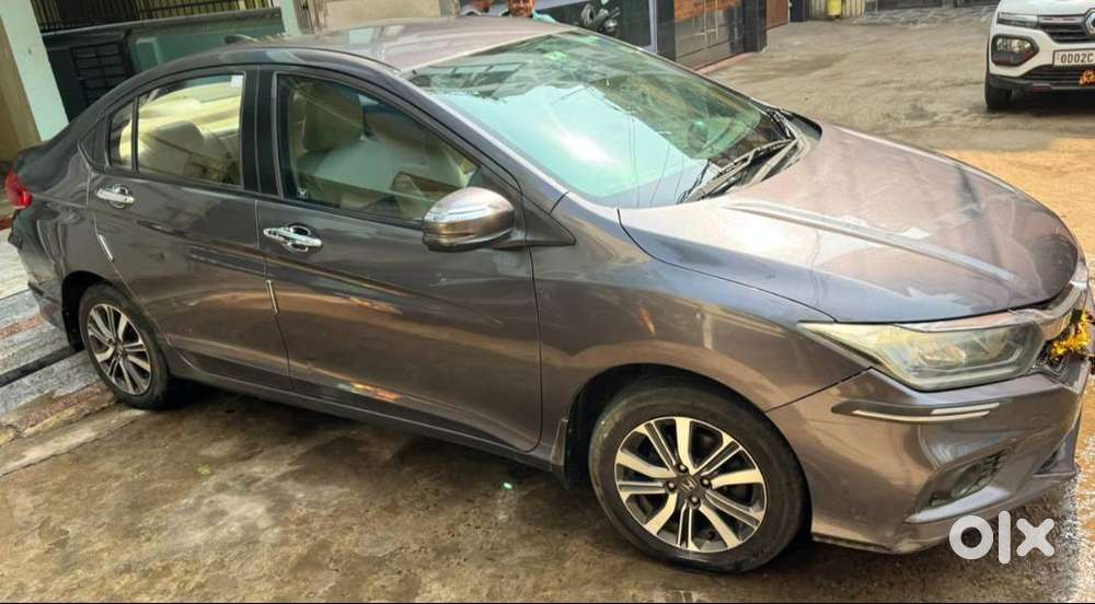 Honda City V Petrol (mt) (2017) Up For Sale. Self Driven & Maintained.