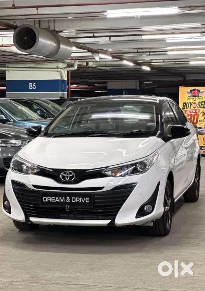 Toyota Yaris J Cvt, 2020, Petrol