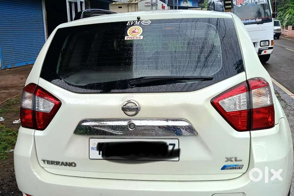 Nissan Terrano 2014 Diesel 125000 Km Driven