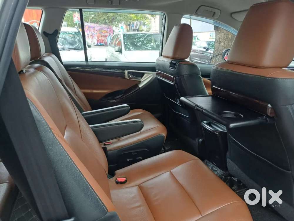 Toyota Innova Crysta 2.8 Zx At 7 Seater, 2017, Diesel