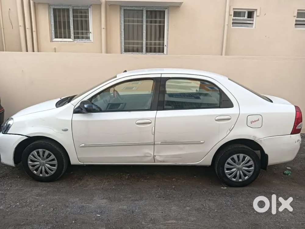 Toyota Etios 2011 Petrol 96000 Km Driven