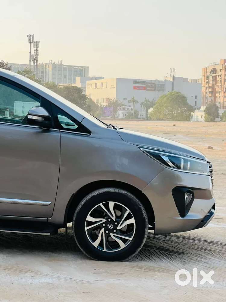 Toyota Innova Crysta [2020-ongoing] 2.4 Vx 8 Str, 2022, Diesel