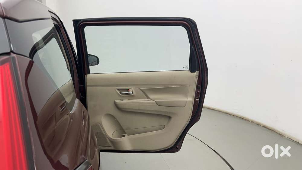 Maruti Suzuki Ertiga Zxi Plus At Shvs, 2022, Petrol